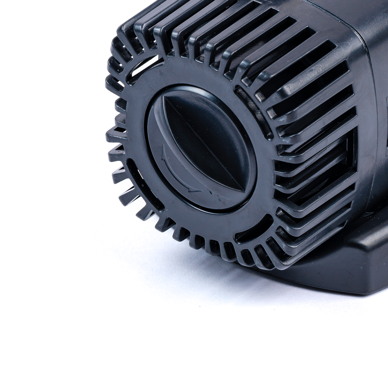 Mit der verstellbaren Pumpe können Sie die Leistung und Höhe Ihres Brunnens perfekt regulieren