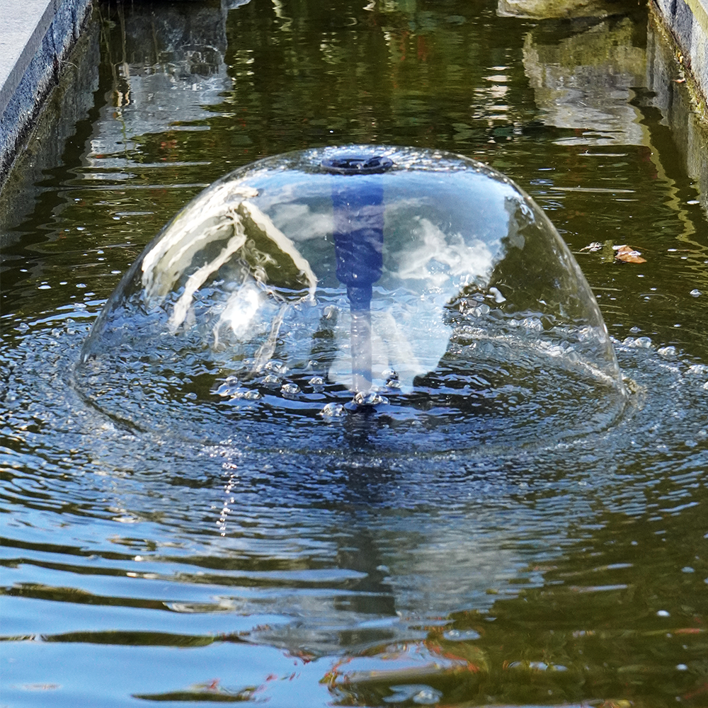 Brunnenset, um einen kleinen Teich in Bewegung zu halten